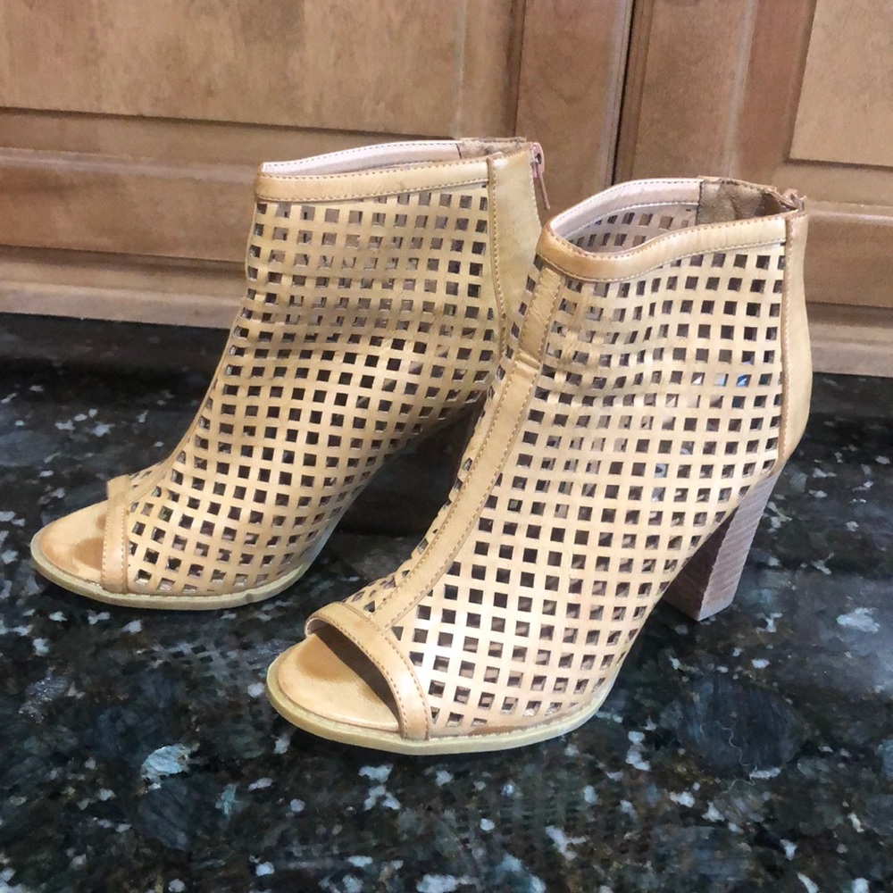 Open toe booties - Picture 3 of 4